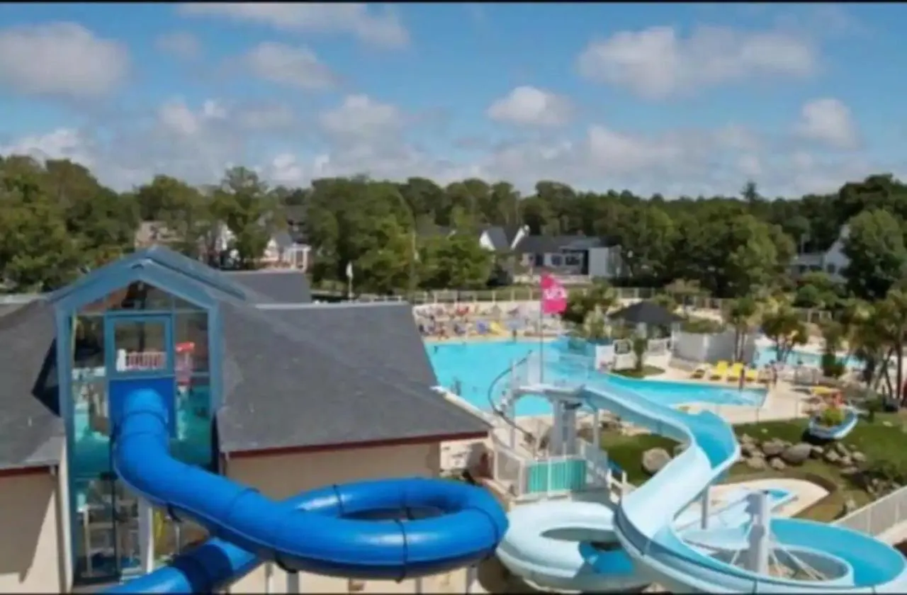 Mh6Pers-2Ch-1Sdb-Lits Faits-40M2-Terrasse-Tv--Grand Confort-Empl Calme-Kerlann Pont-Aven Campsite