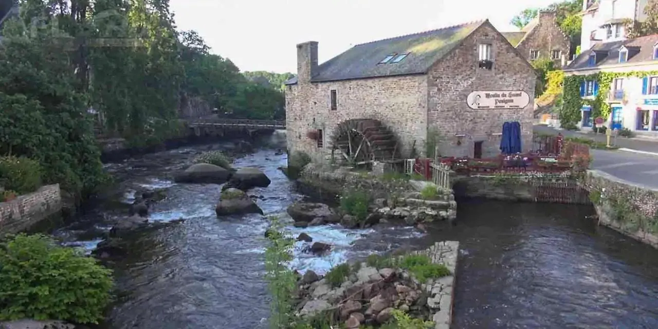 Mh6Pers-2Ch-1Sdb-Lits Faits-40M2-Terrasse-Tv--Grand Confort-Empl Calme-Kerlann Pont-Aven 0*,  France